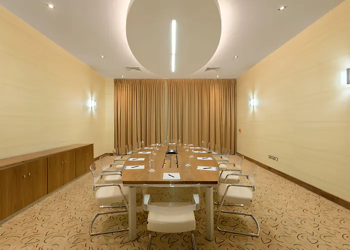 Tallaght Cross Hotel 4*