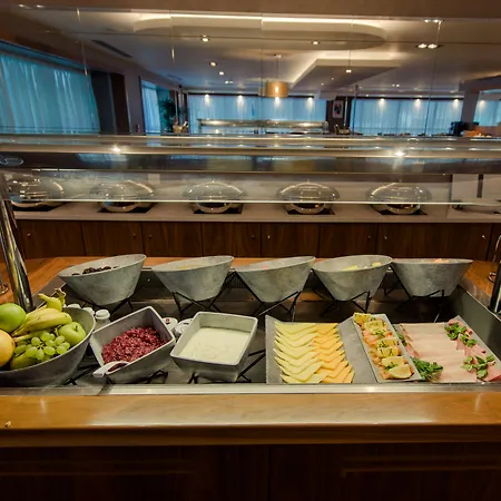 Hotel Tallaght Cross 4*