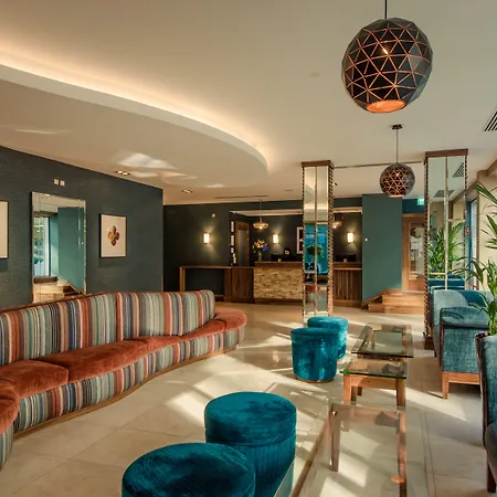 Tallaght Cross دبلن